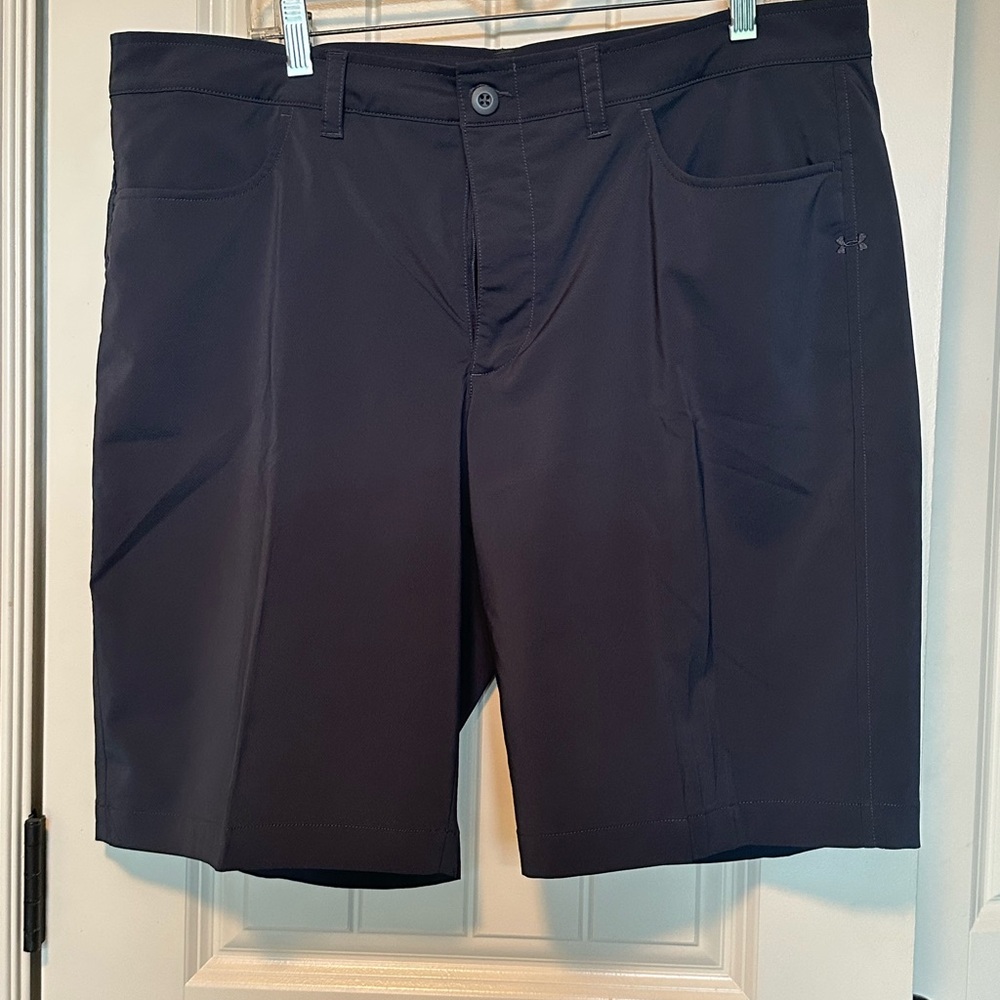 Under Armour Black Athletic Shorts Versatile Design